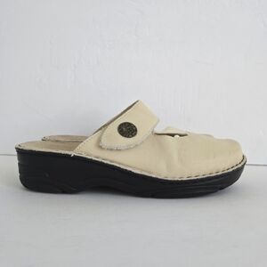 Berkemann Off White Leather Clogs Size 6.5